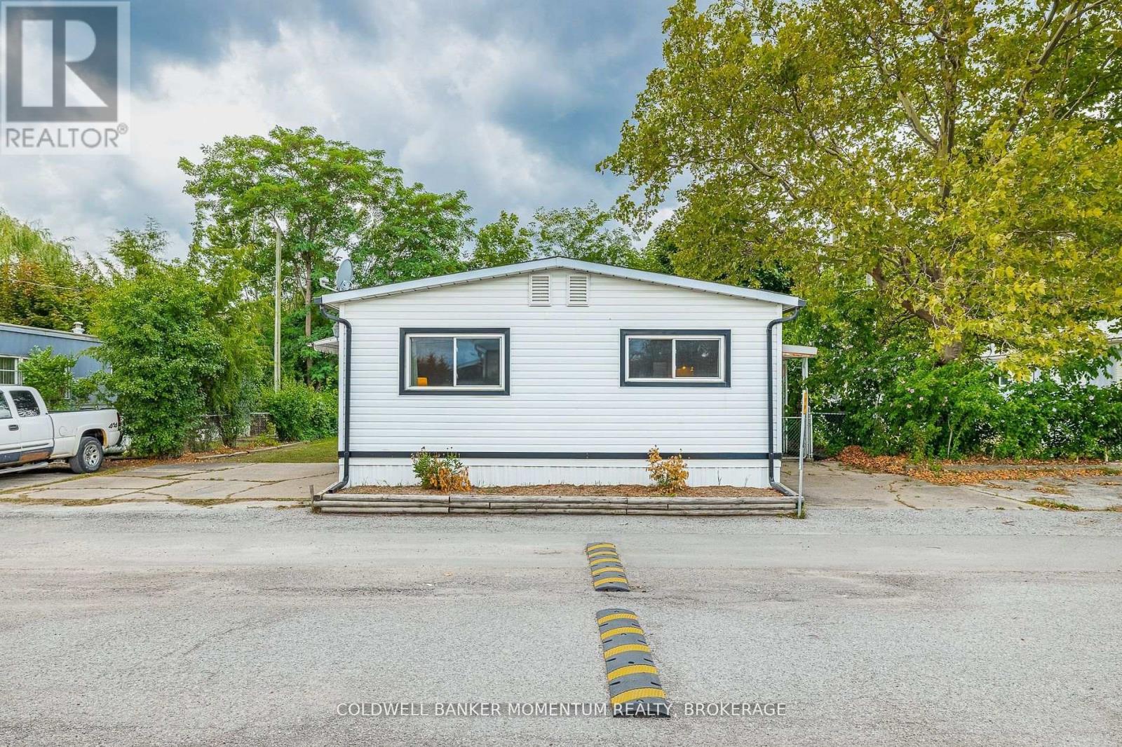214 - 241 St. Paul Street W, St. Catharines, Ontario  L2S 2E5 - Photo 3 - X12469387