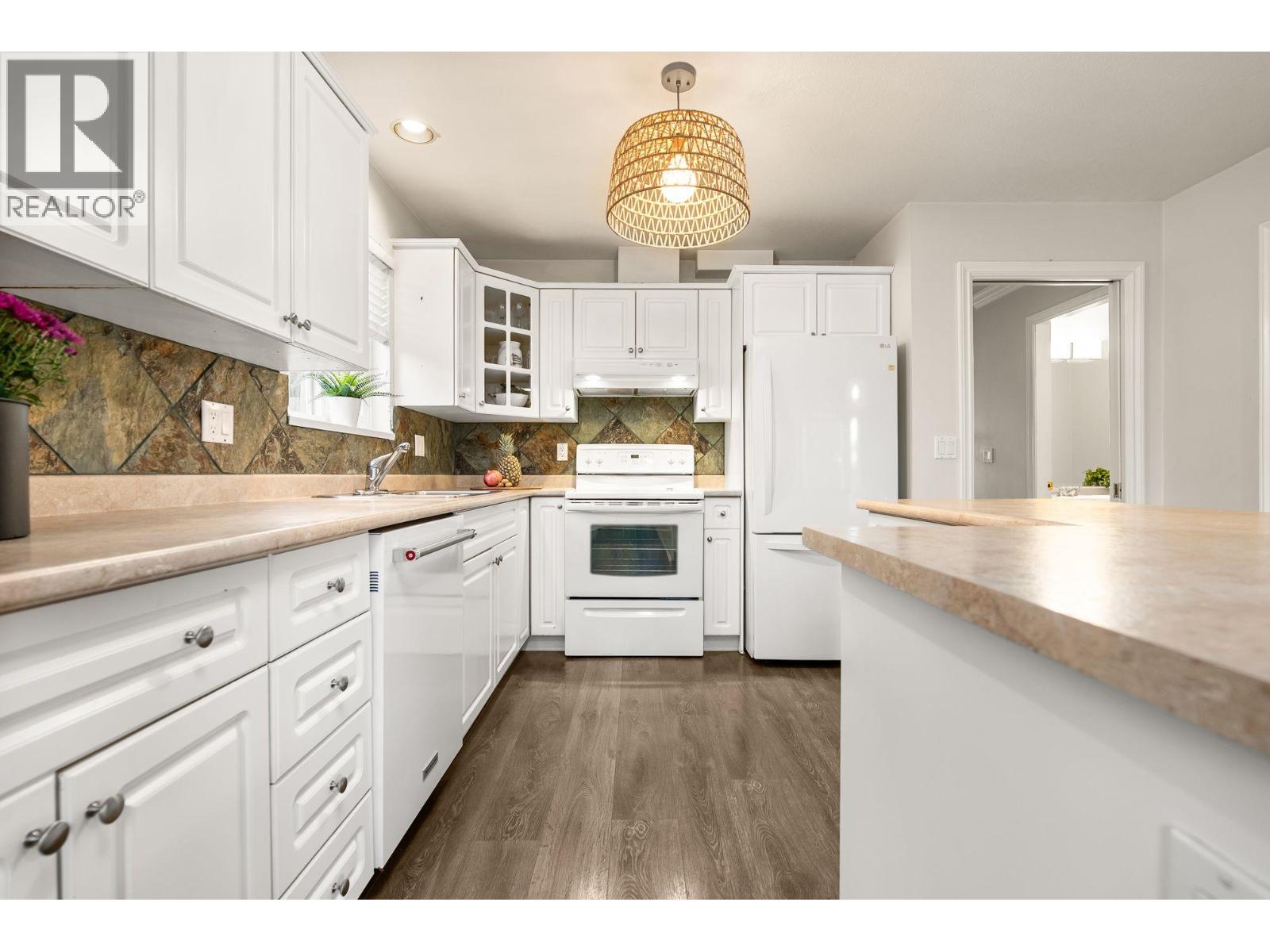 346 W 14th Street, North Vancouver, British Columbia  V7M 1P6 - Photo 14 - R3059662