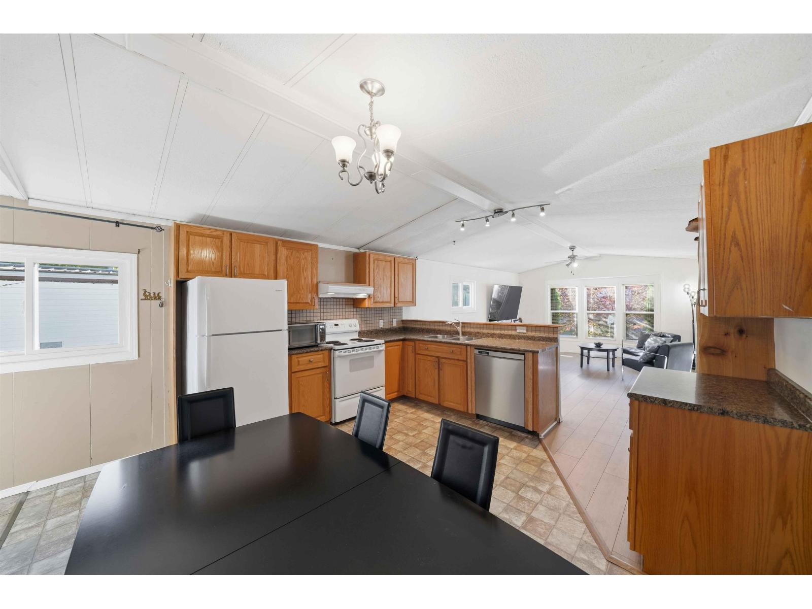 207 45835 Sleepy Hollow Road, Cultus Lake East, Cultus Lake, British Columbia  V2R 5A9 - Photo 14 - R3059505