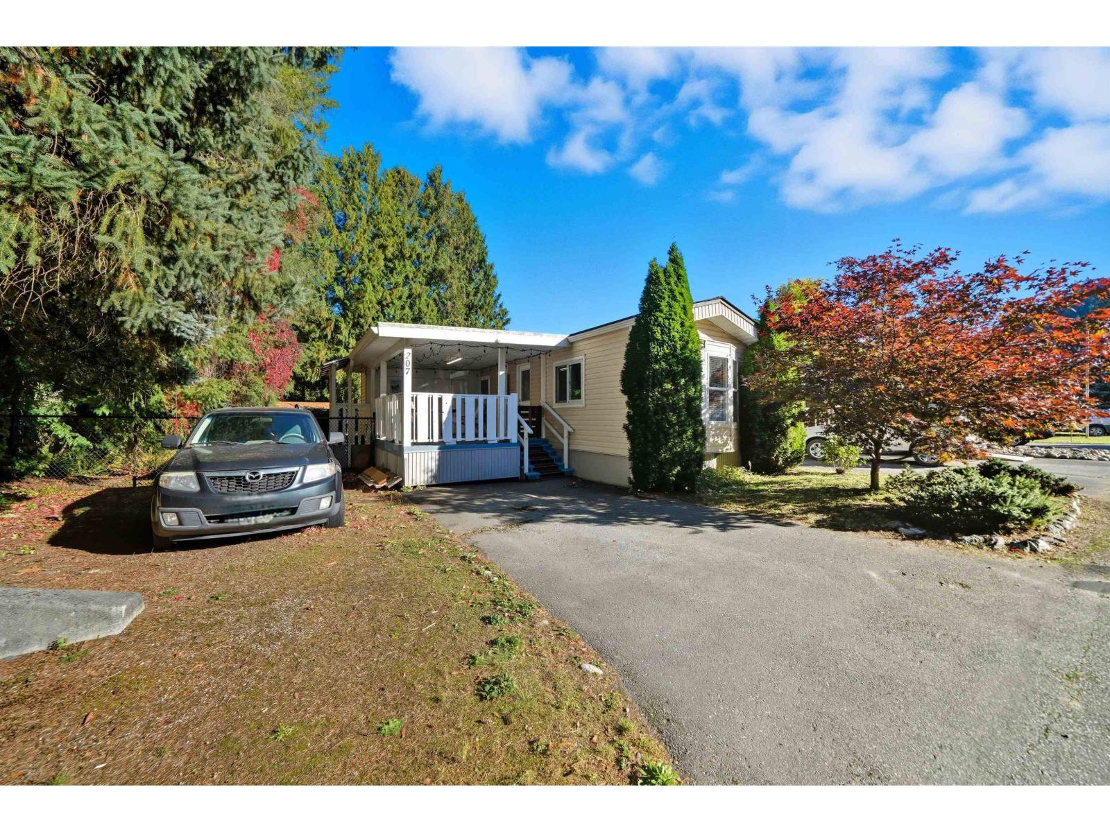 207 45835 Sleepy Hollow Road, Cultus Lake East, Cultus Lake, British Columbia  V2R 5A9 - Photo 1 - R3059505