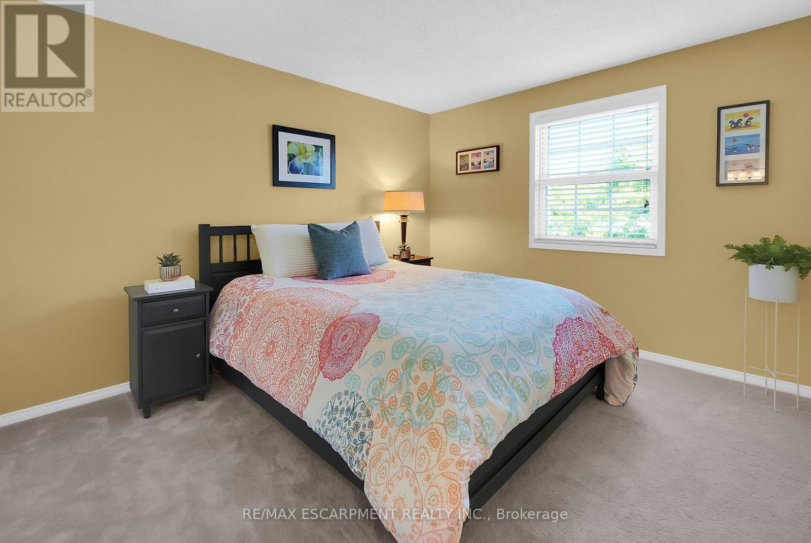 15 Hedgelawn Drive, Grimsby, Ontario  L3M 5G9 - Photo 16 - X12469289