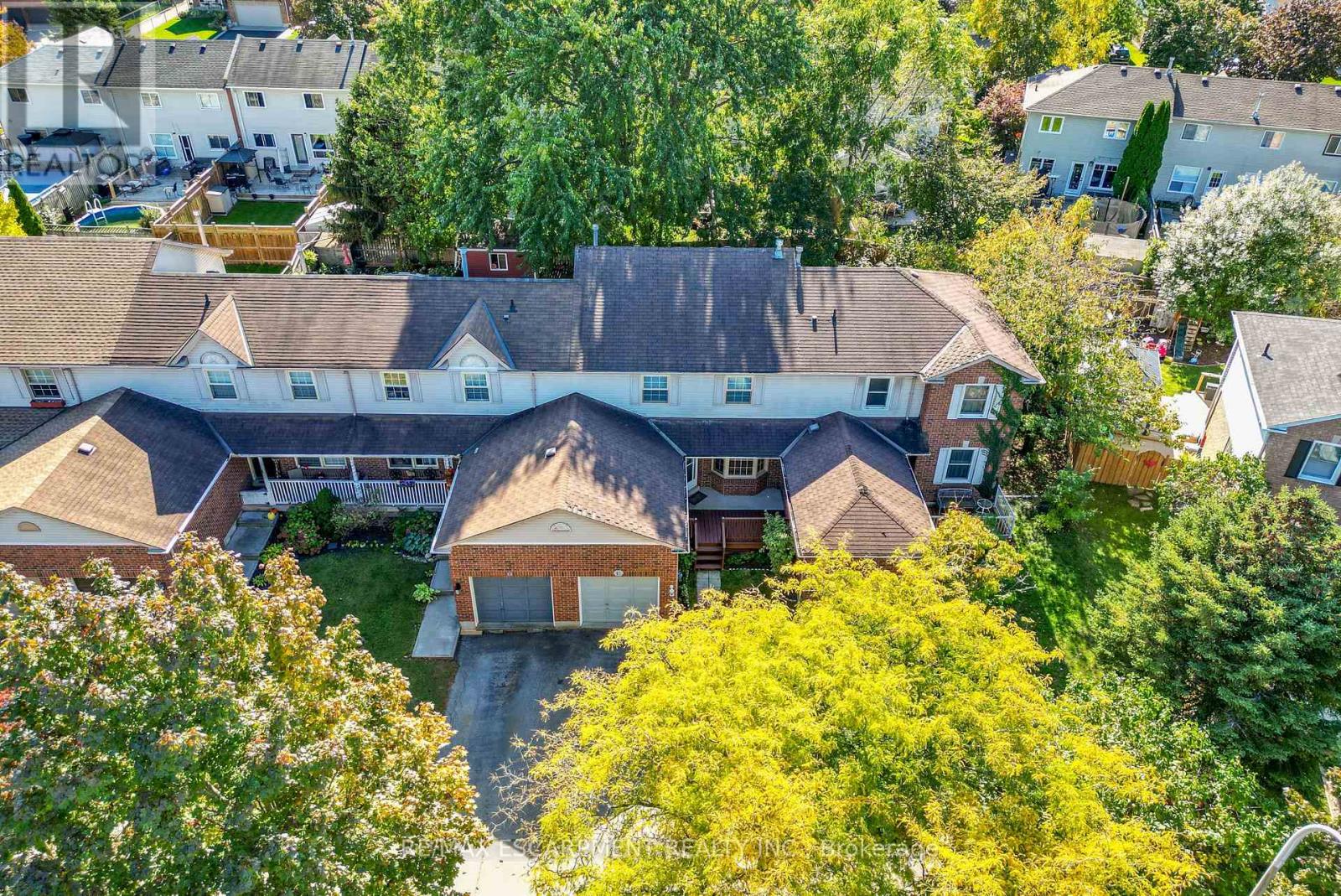 15 Hedgelawn Drive, Grimsby, Ontario  L3M 5G9 - Photo 24 - X12469289