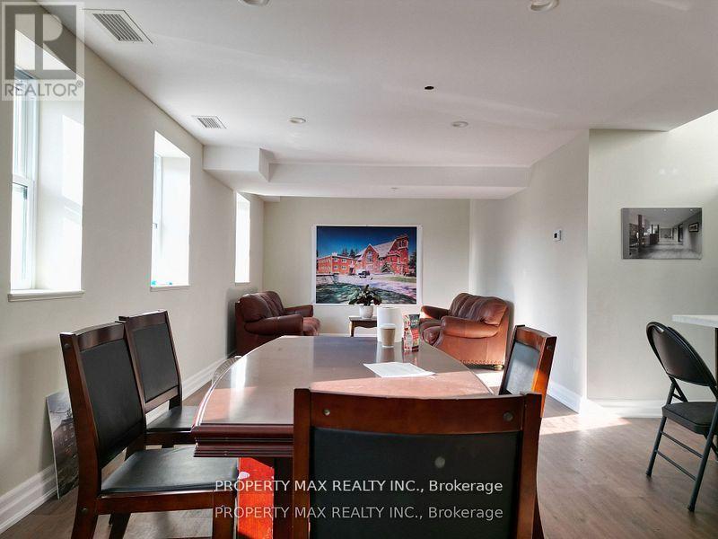 1061 Richmond Street, London East, Ontario  N6A 3J7 - Photo 11 - X12469313
