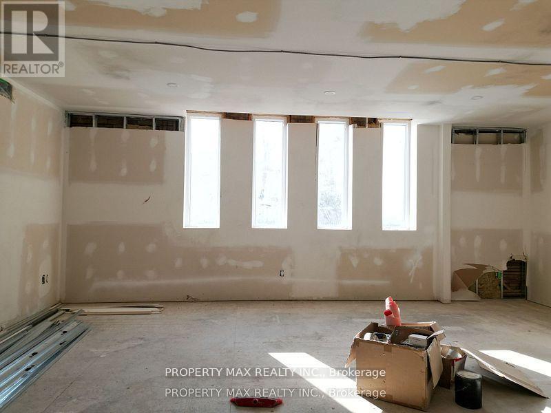 1061 Richmond Street, London East, Ontario  N6A 3J7 - Photo 35 - X12469313
