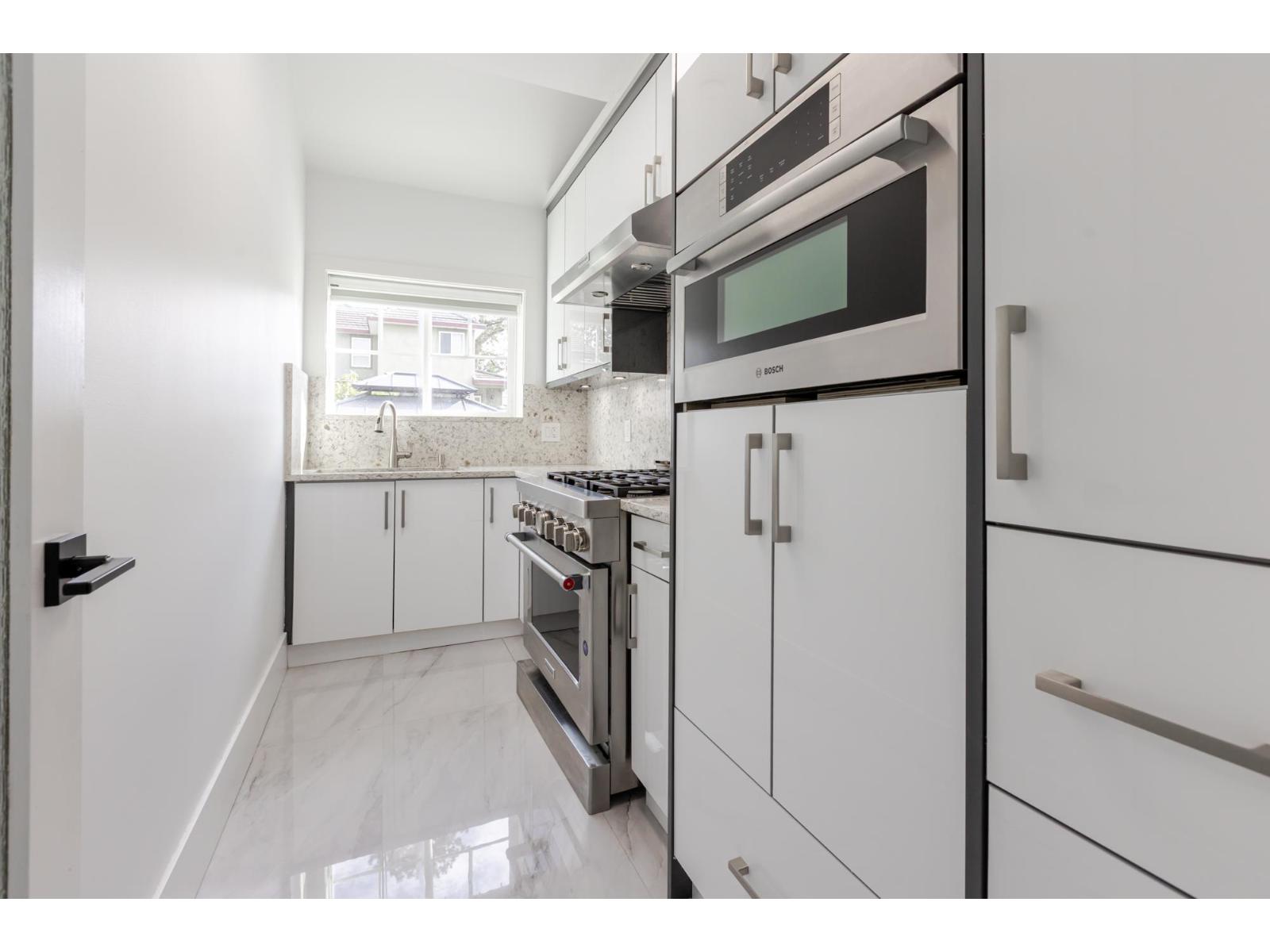 8244 151a Street, Surrey, British Columbia  V3S 8R1 - Photo 10 - R3057448