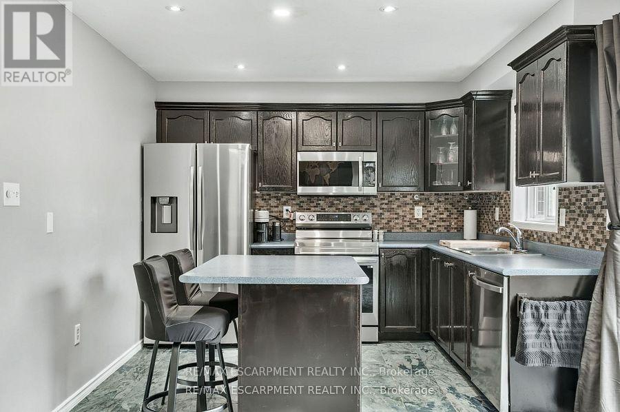 5 Mavin Street, Brantford, Ontario  N3T 6N1 - Photo 12 - X12469341