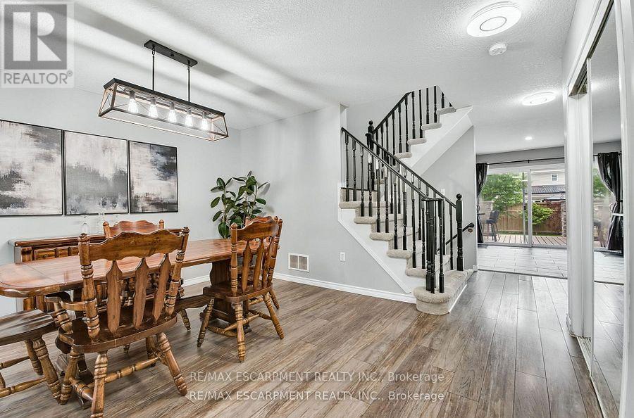 5 Mavin Street, Brantford, Ontario  N3T 6N1 - Photo 7 - X12469341