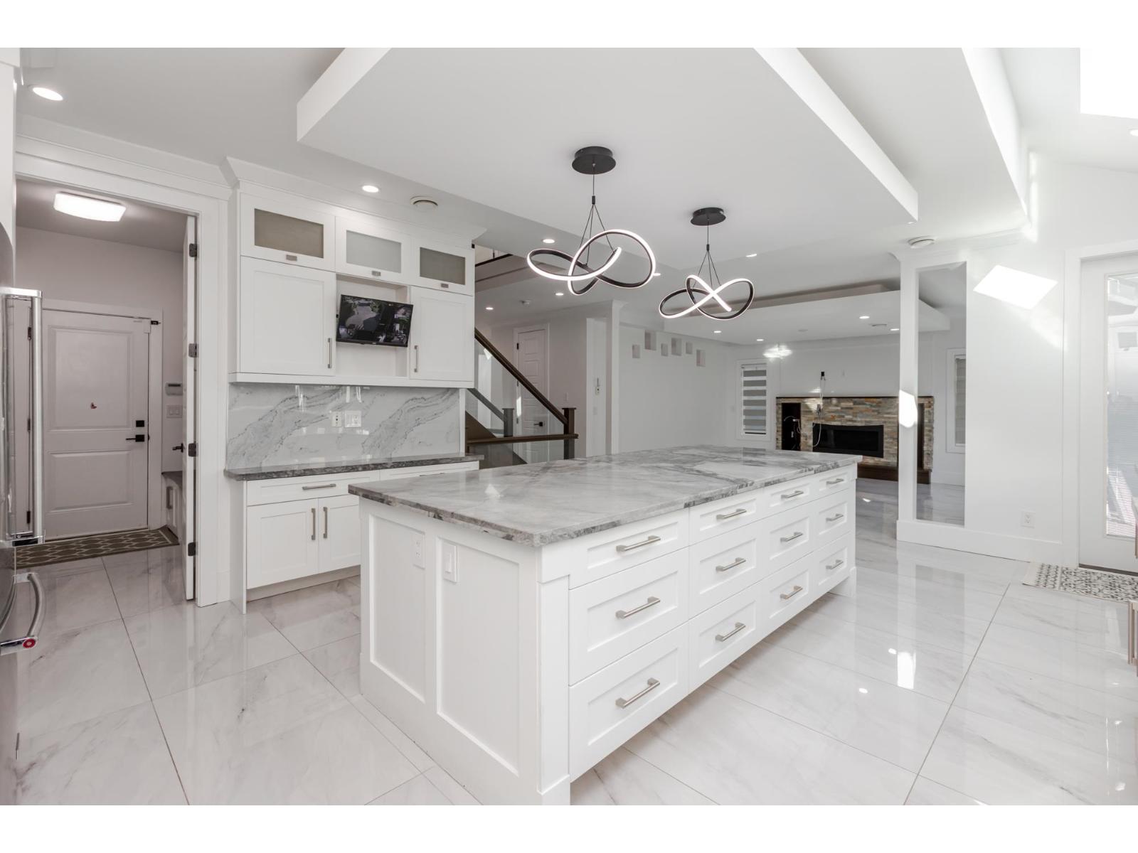 8244 151a Street, Surrey, British Columbia  V3S 8R1 - Photo 7 - R3057448