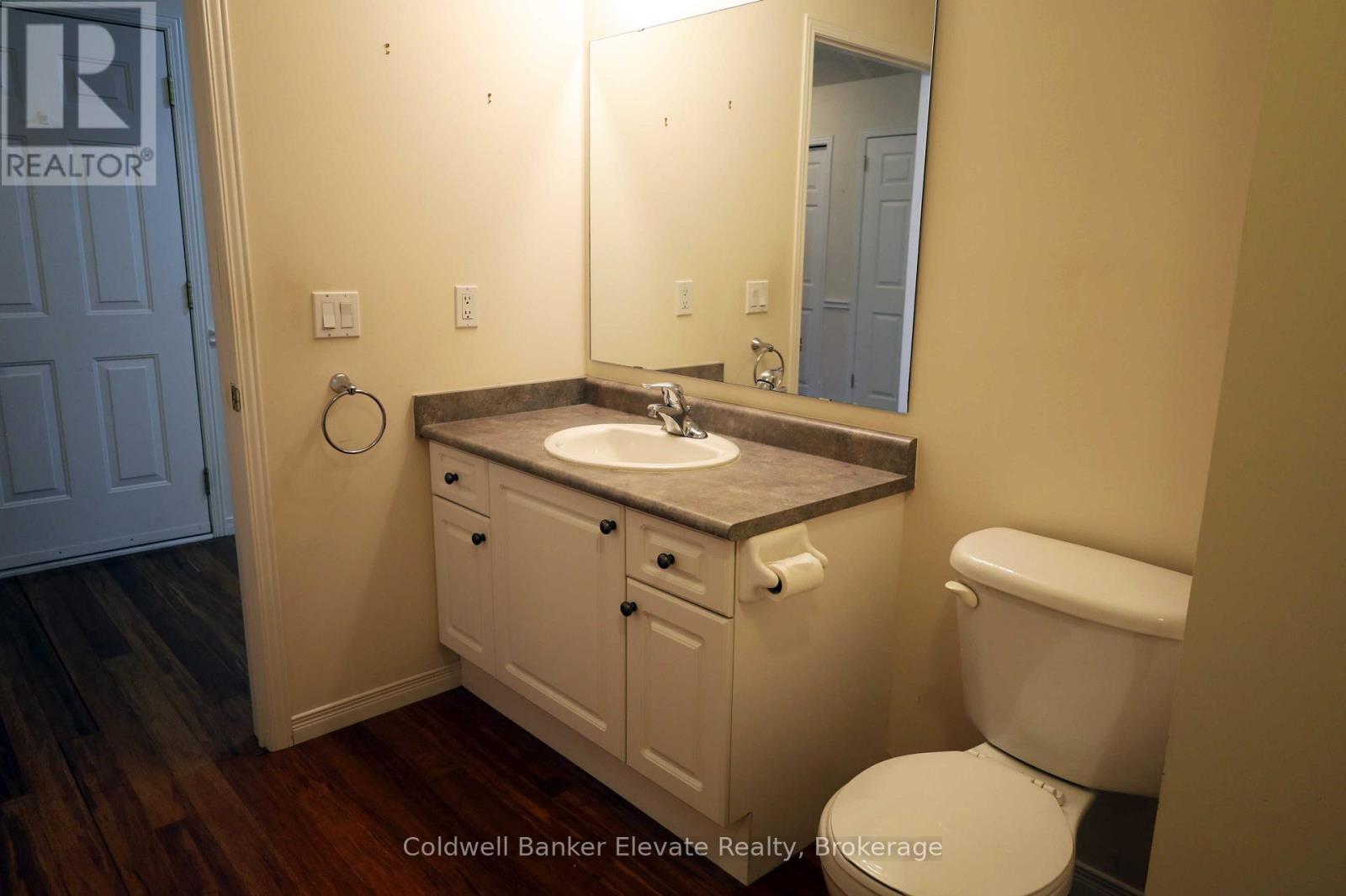16 - 2705 Kingsway Drive, Kitchener, Ontario  N2C 2T2 - Photo 10 - X12469382