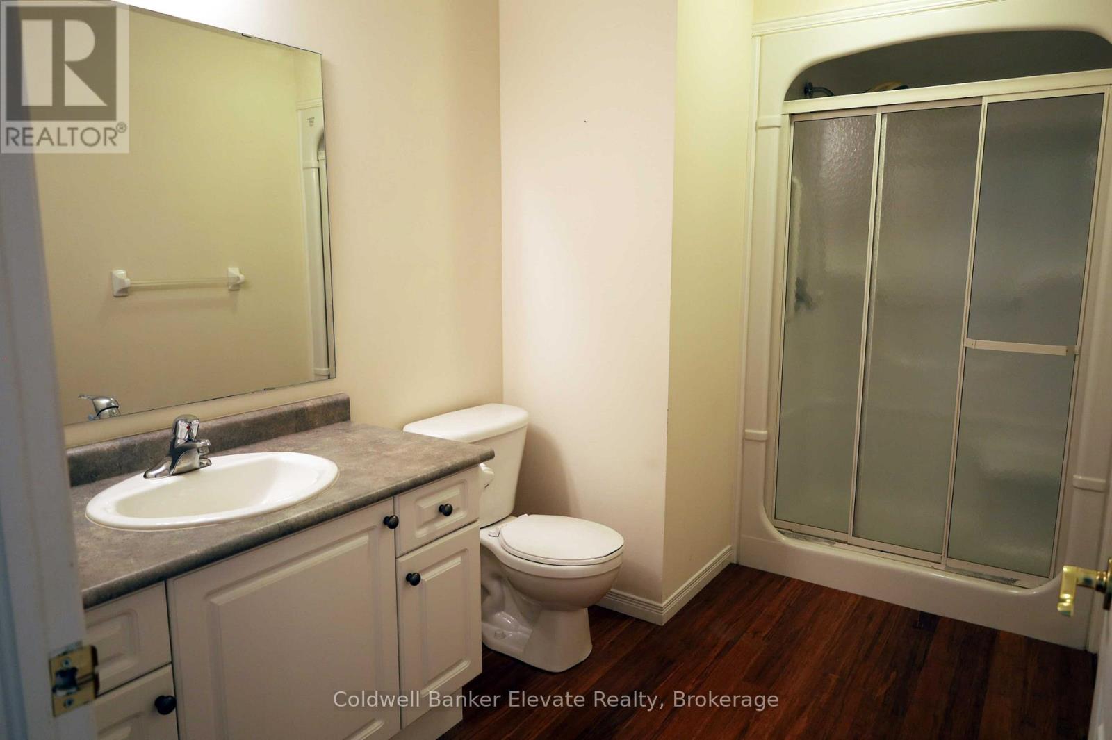 16 - 2705 Kingsway Drive, Kitchener, Ontario  N2C 2T2 - Photo 11 - X12469382