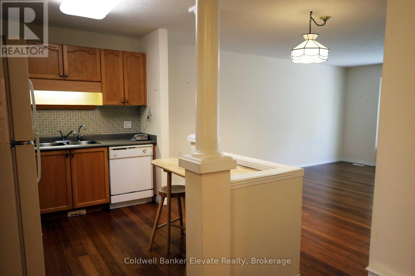 16 - 2705 Kingsway Drive, Kitchener, Ontario  N2C 2T2 - Photo 16 - X12469382