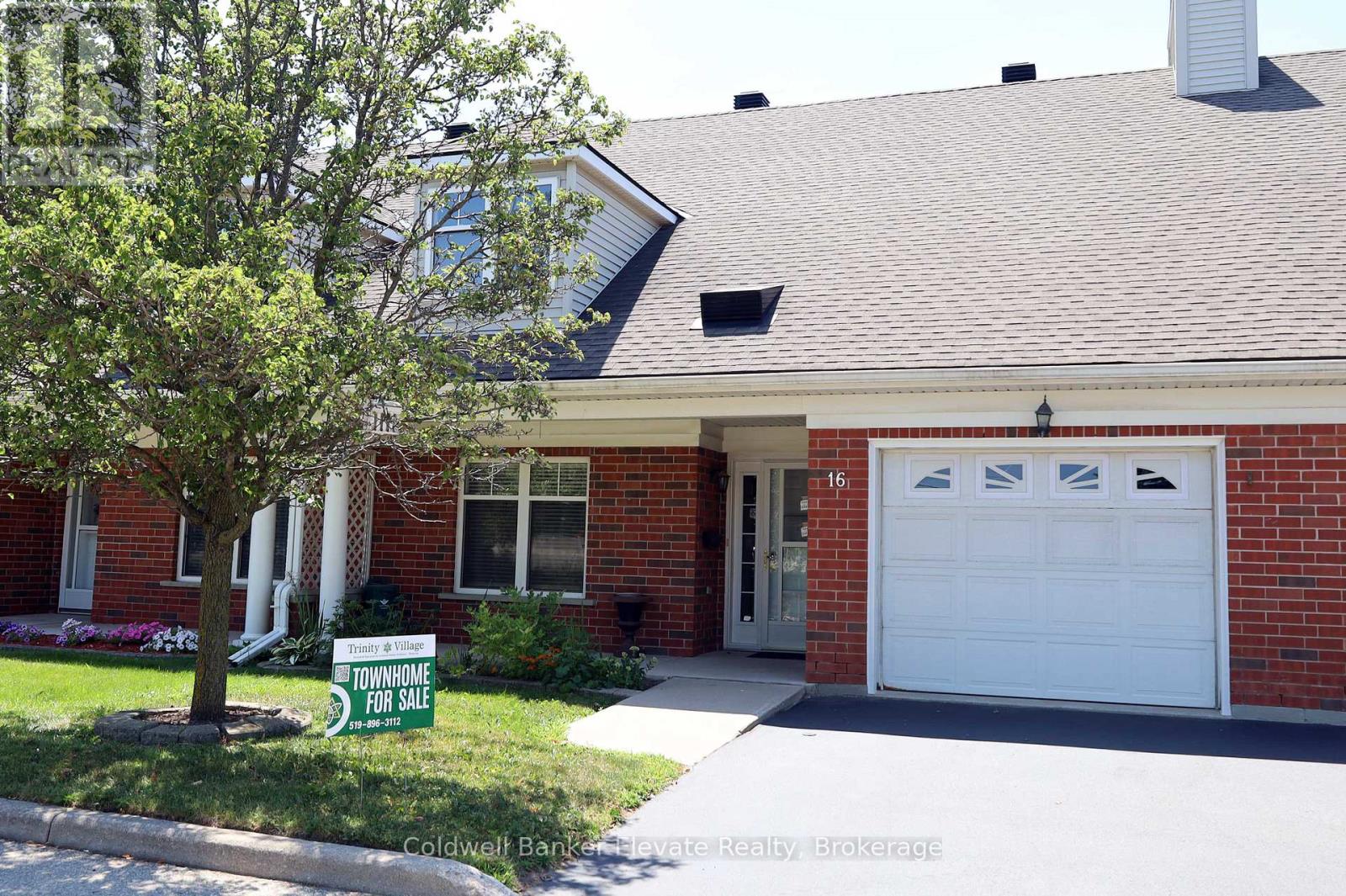 16 - 2705 Kingsway Drive, Kitchener, Ontario  N2C 2T2 - Photo 2 - X12469382