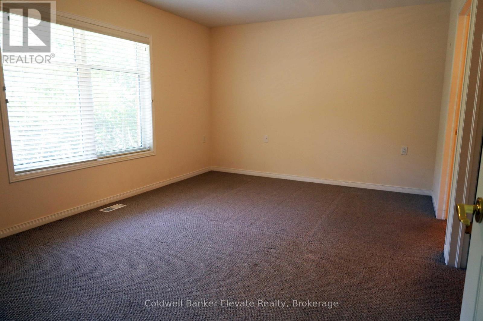 16 - 2705 Kingsway Drive, Kitchener, Ontario  N2C 2T2 - Photo 24 - X12469382