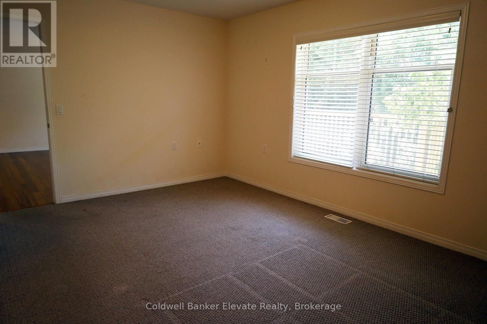 16 - 2705 Kingsway Drive, Kitchener, Ontario  N2C 2T2 - Photo 26 - X12469382