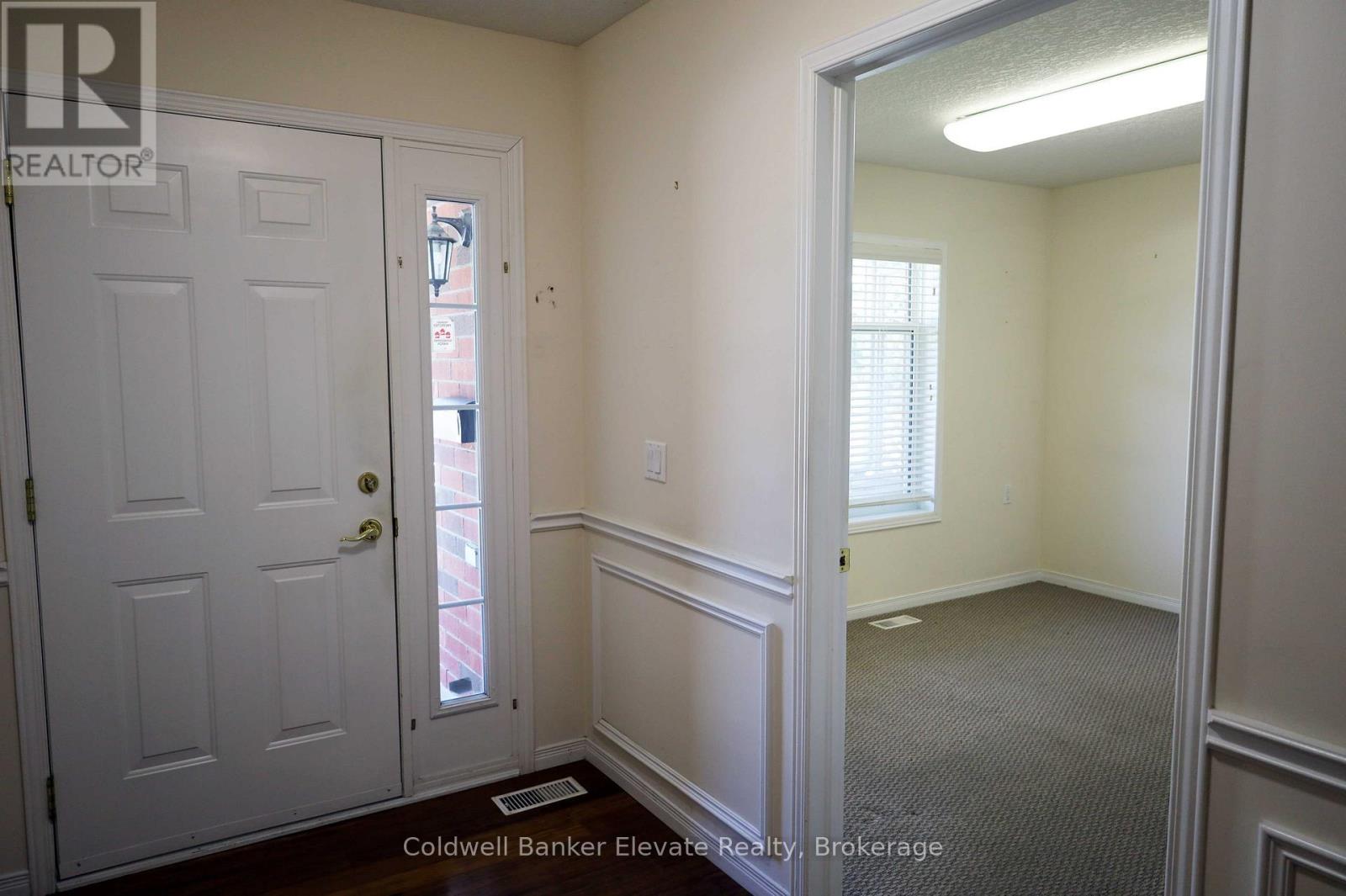 16 - 2705 Kingsway Drive, Kitchener, Ontario  N2C 2T2 - Photo 5 - X12469382