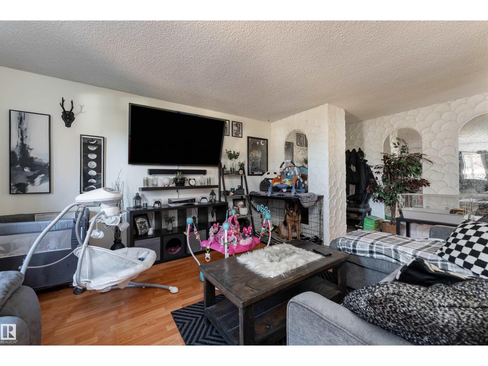 8207 169 St Nw, Edmonton, Alberta  T5R 2W4 - Photo 3 - E4462599