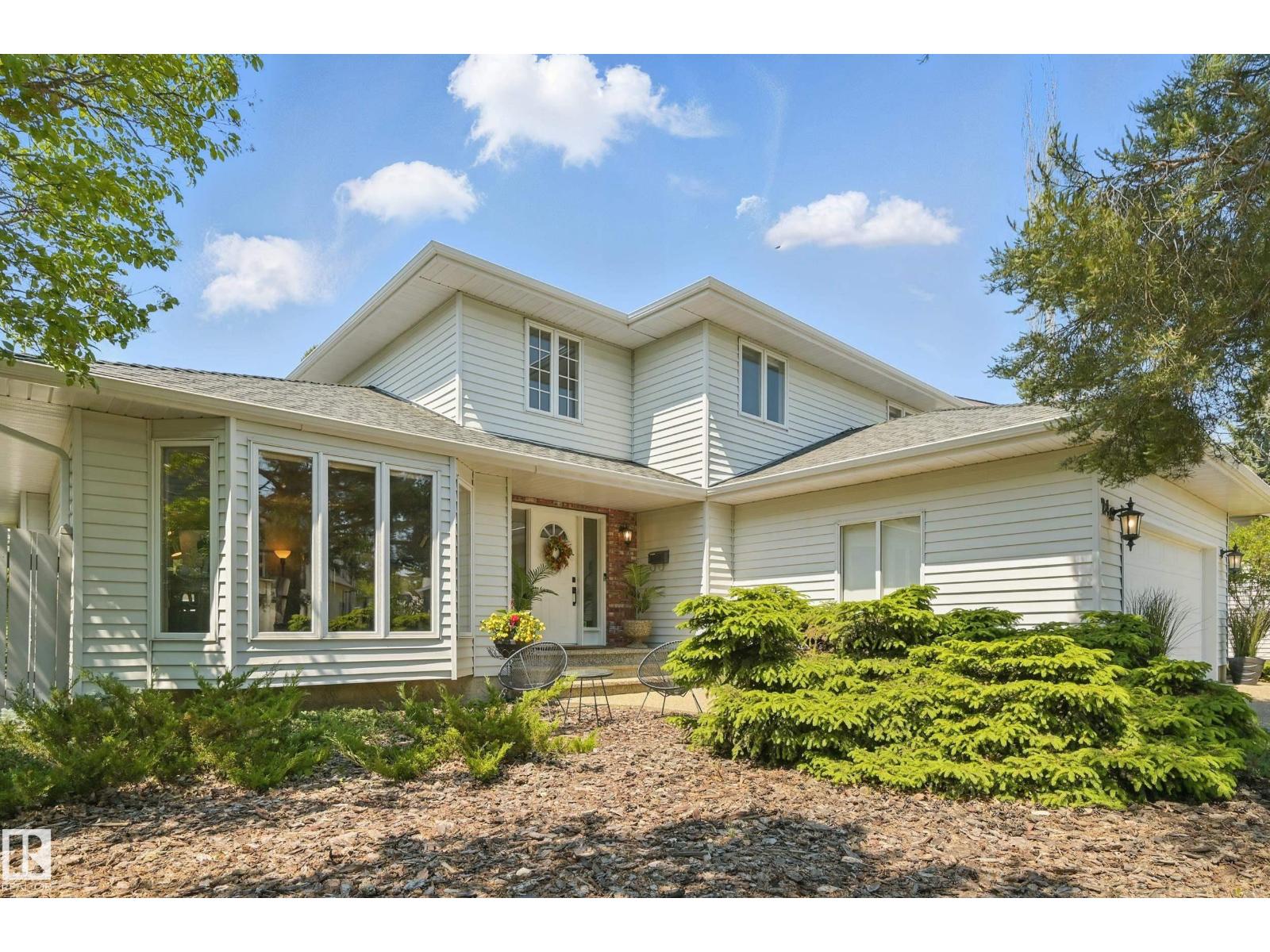 24 Blue Quill Cr Nw, Edmonton, Alberta  T6J 6C2 - Photo 2 - E4462600