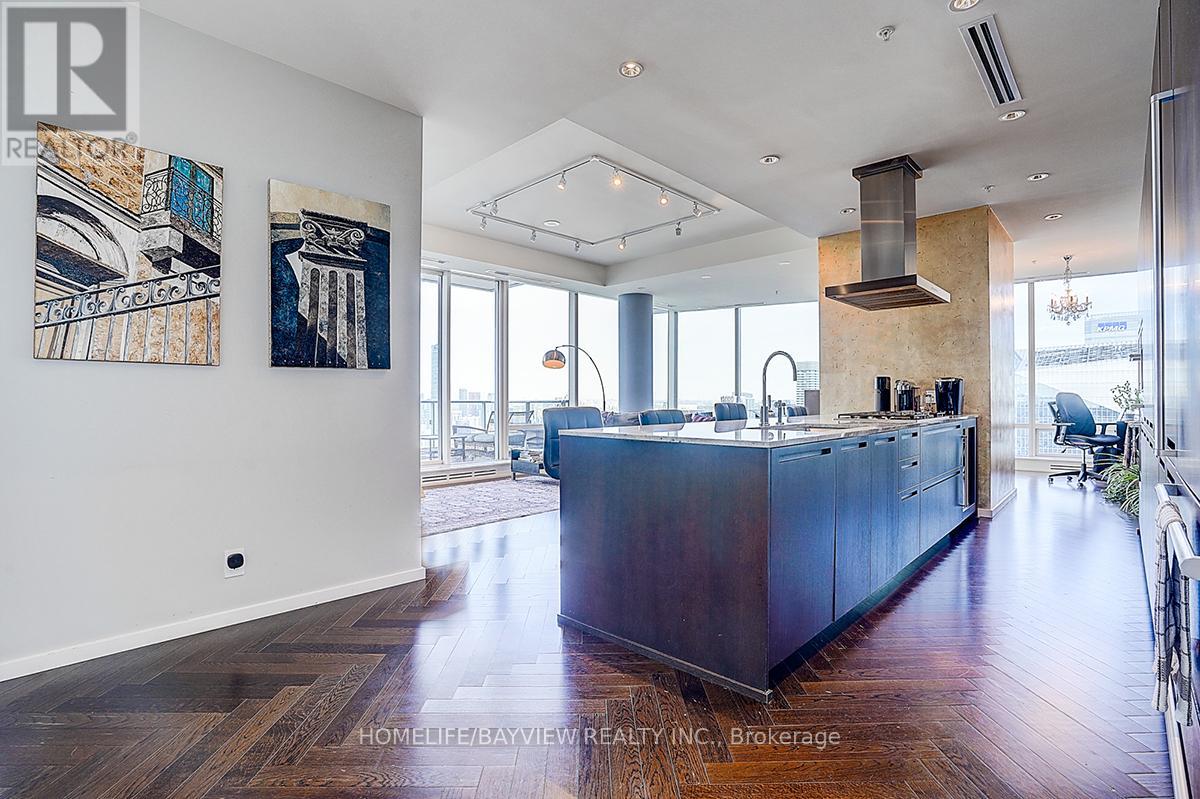 5404 - 180 University Avenue, Toronto, Ontario  M5H 0A2 - Photo 2 - C12371663
