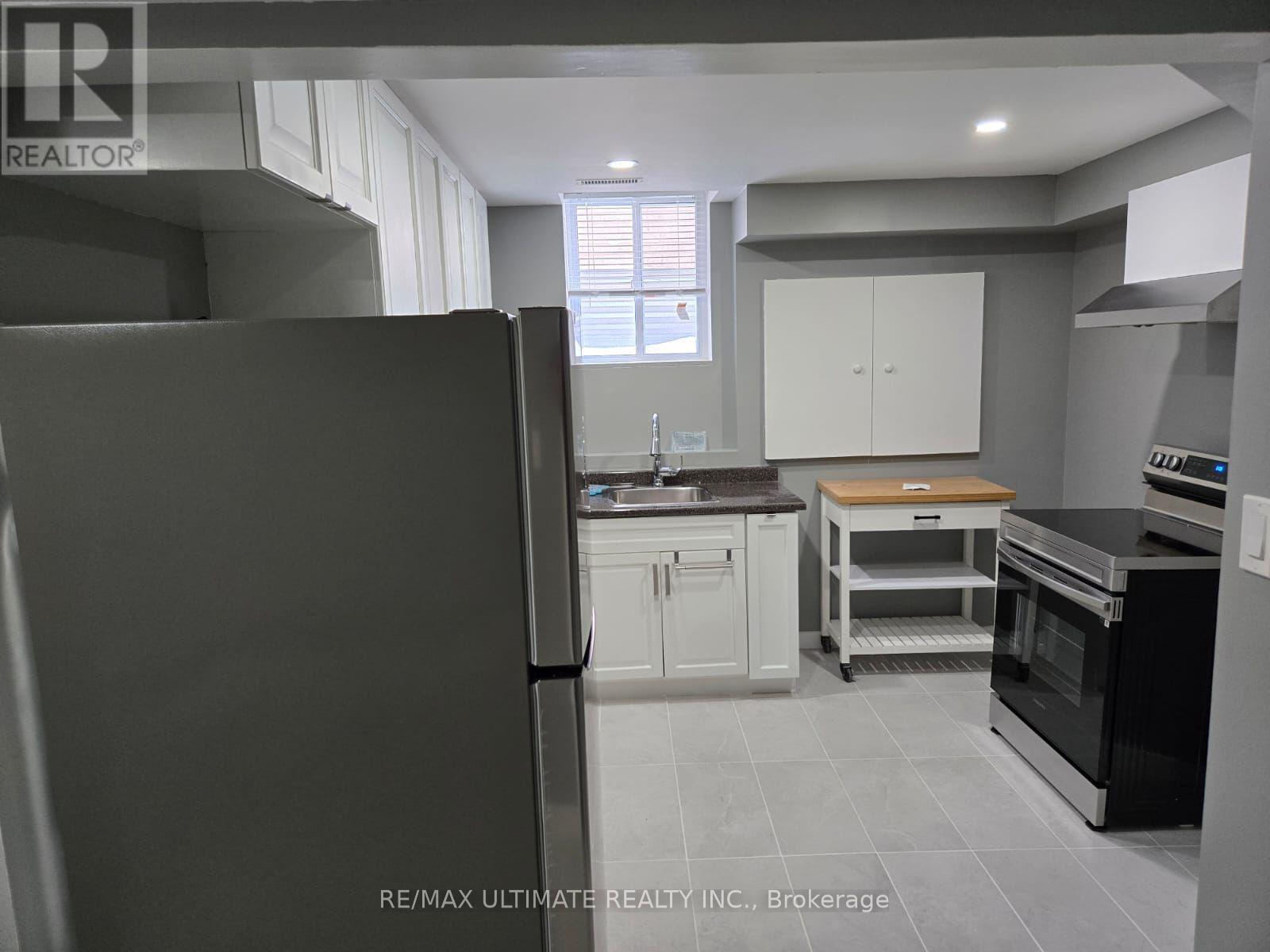 5 Hearthstone Crescent, Clarington, Ontario  L1E 2X7 - Photo 2 - E12437806