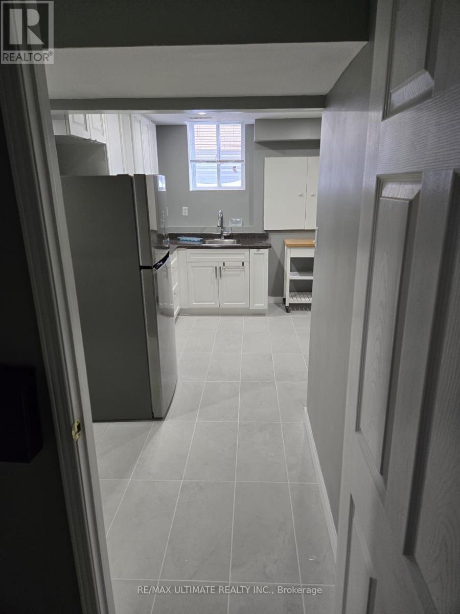 5 Hearthstone Crescent, Clarington, Ontario  L1E 2X7 - Photo 9 - E12437806