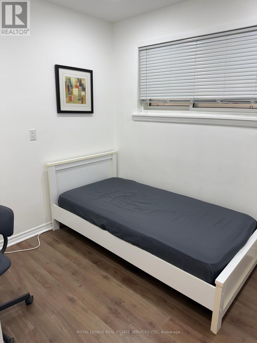 2402 Belyea Street, Oakville, Ontario  L6L 1P1 - Photo 6 - W12445814
