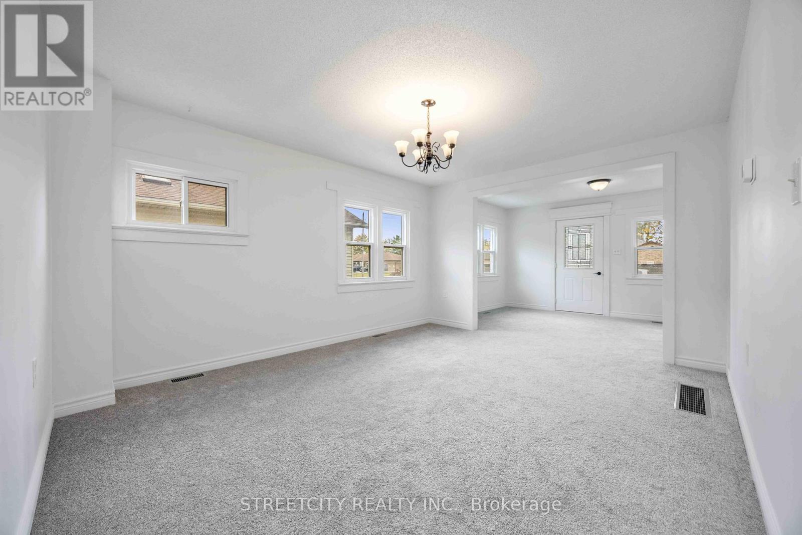 4482 Petrolia Line, Petrolia, Ontario  N0N 1R0 - Photo 6 - X12463982