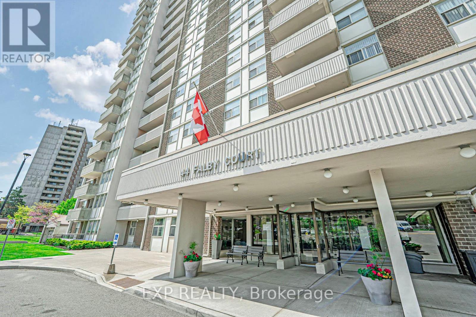 #402 - 44 Falby Court, Ajax, Ontario  L1S 3L1 - Photo 2 - E12469403