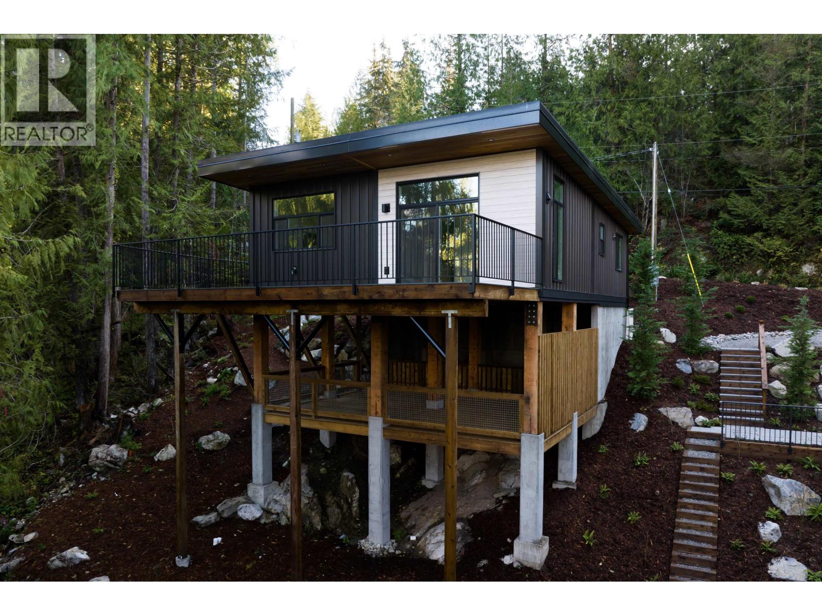 5790 Tillicum Bay Road, Sechelt, British Columbia  V7Z 0C7 - Photo 3 - R3043620