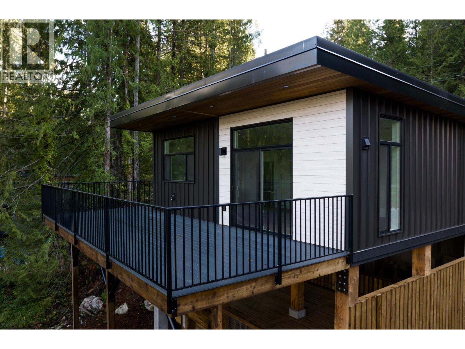 5790 Tillicum Bay Road, Sechelt, British Columbia  V7Z 0C7 - Photo 4 - R3043620