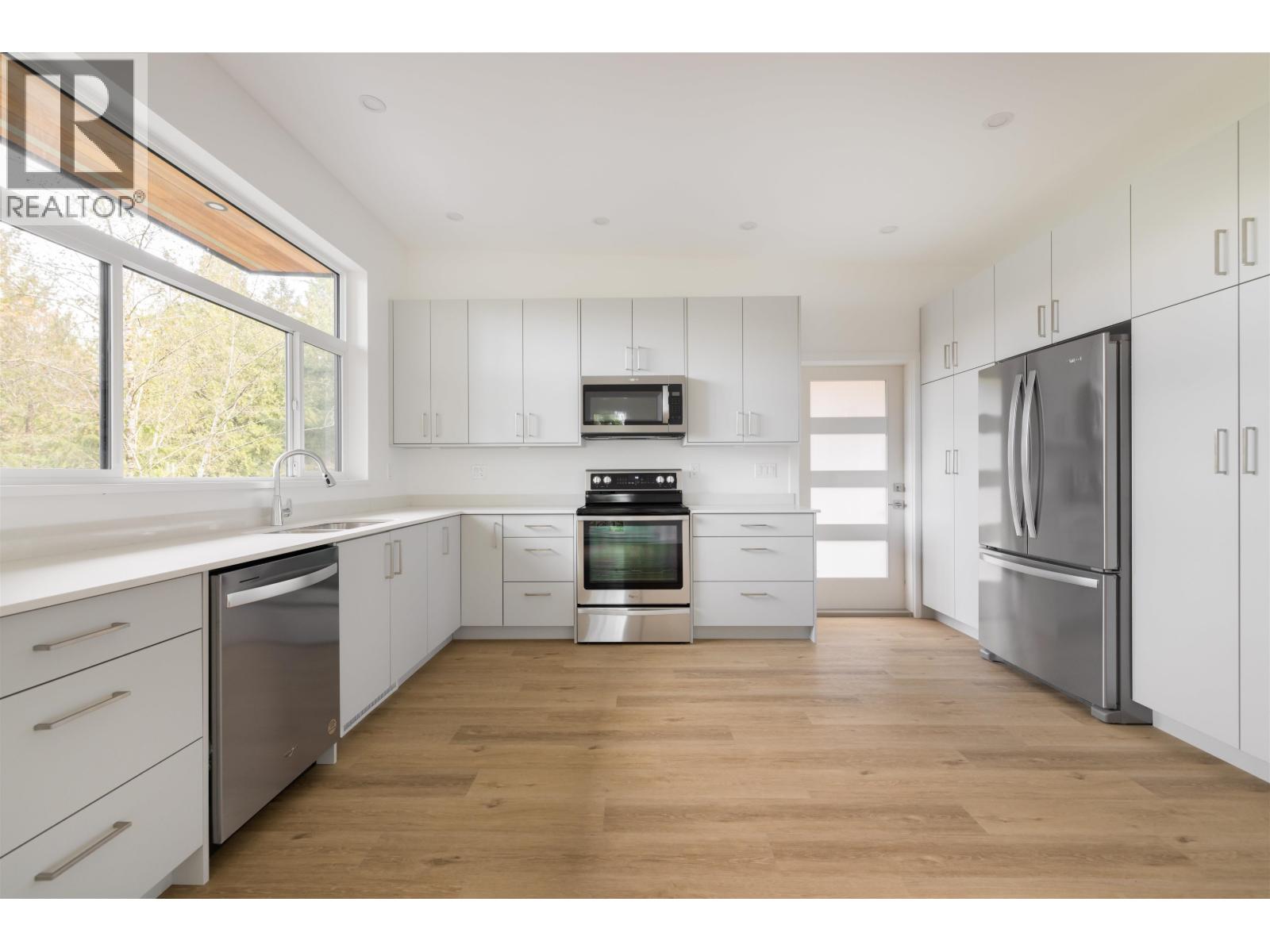 5790 Tillicum Bay Road, Sechelt, British Columbia  V7Z 0C7 - Photo 13 - R3043620