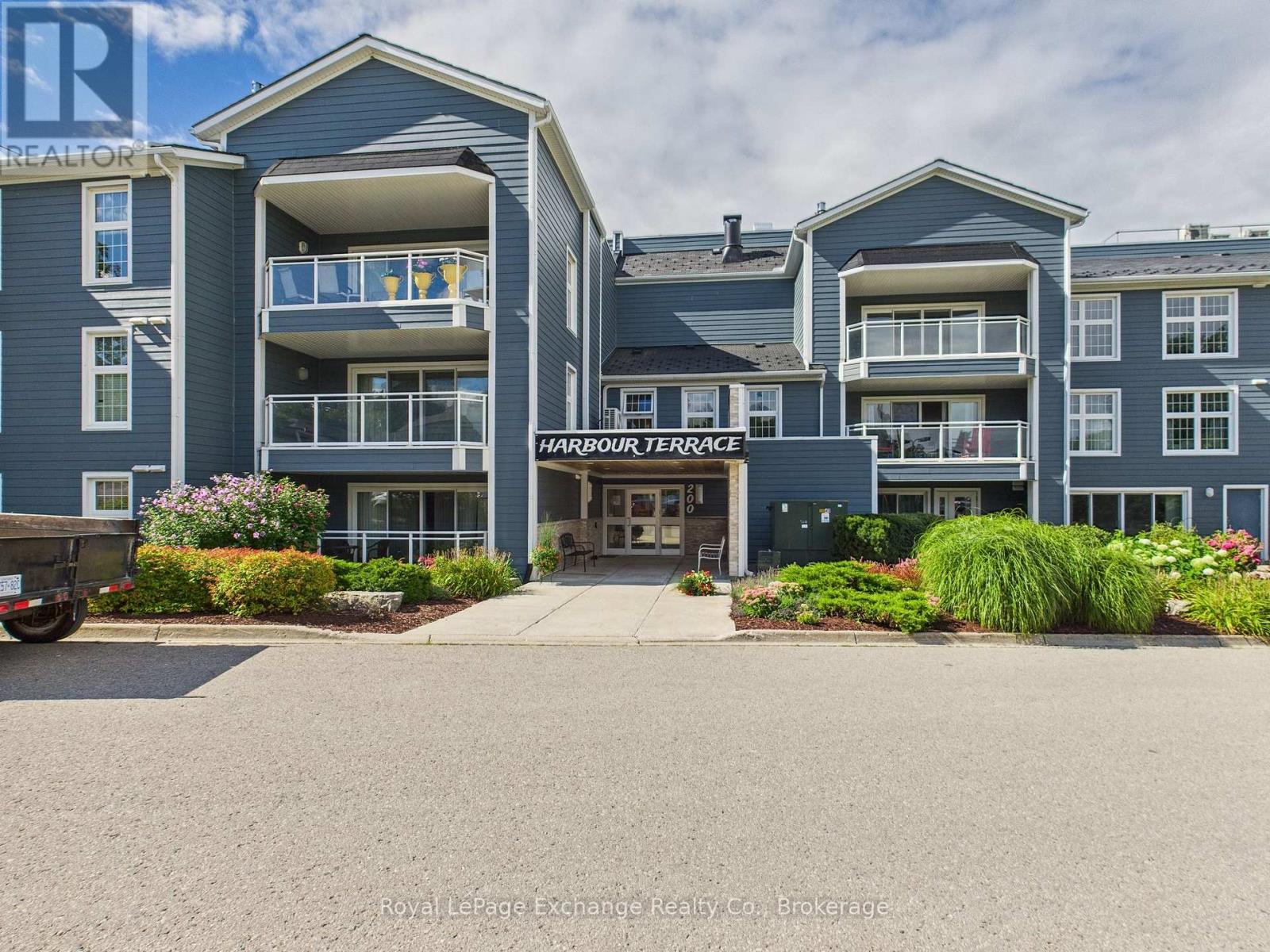108 - 200 Harbour Street, Kincardine, Ontario  N2Z 3A3 - Photo 1 - X12469511