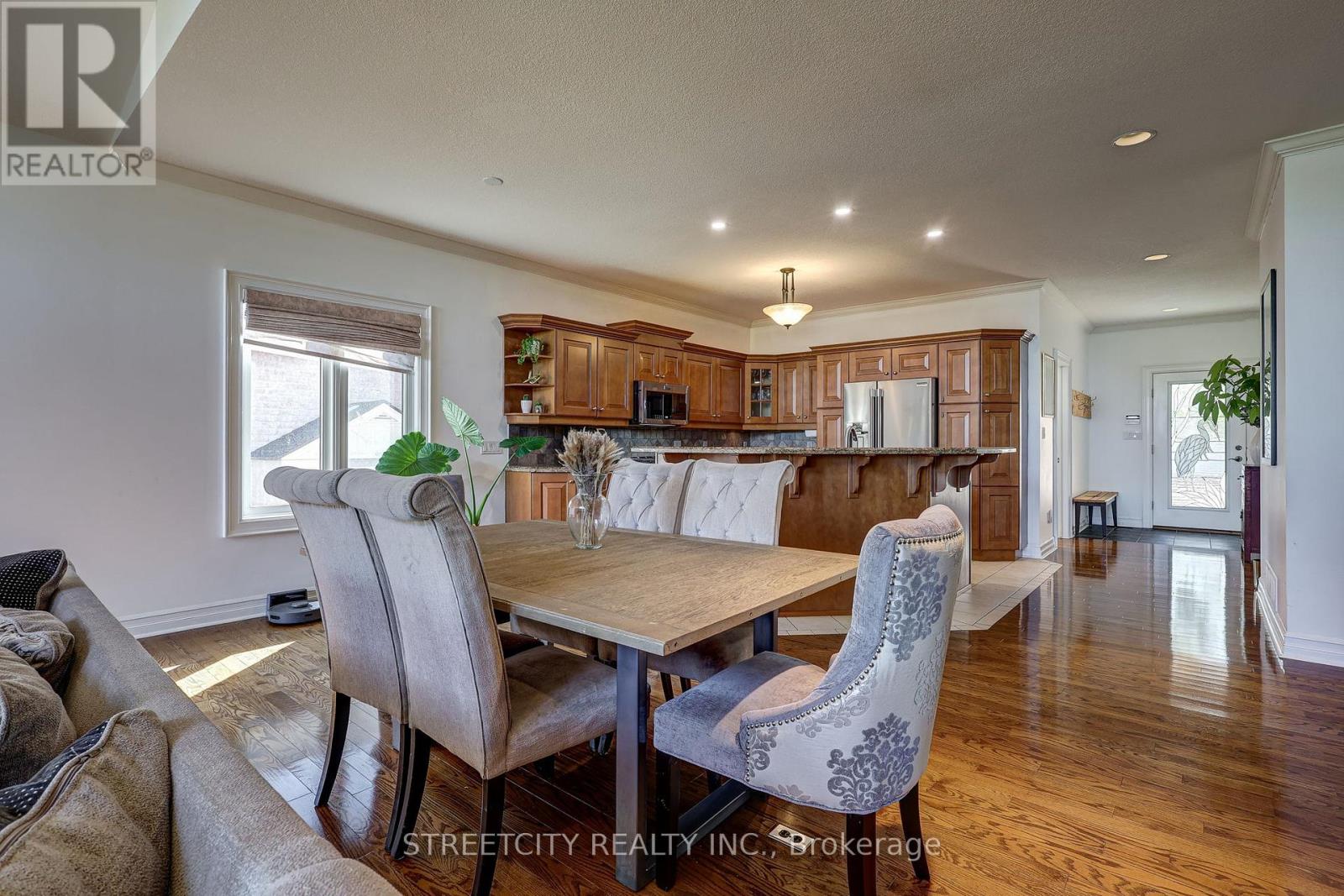 21 Beechwood Circle, St. Thomas, Ontario  N5R 6K4 - Photo 16 - X12462371