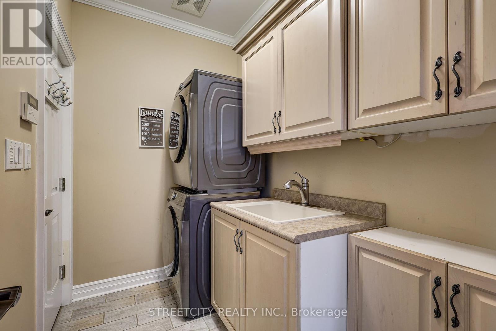 21 Beechwood Circle, St. Thomas, Ontario  N5R 6K4 - Photo 19 - X12462371