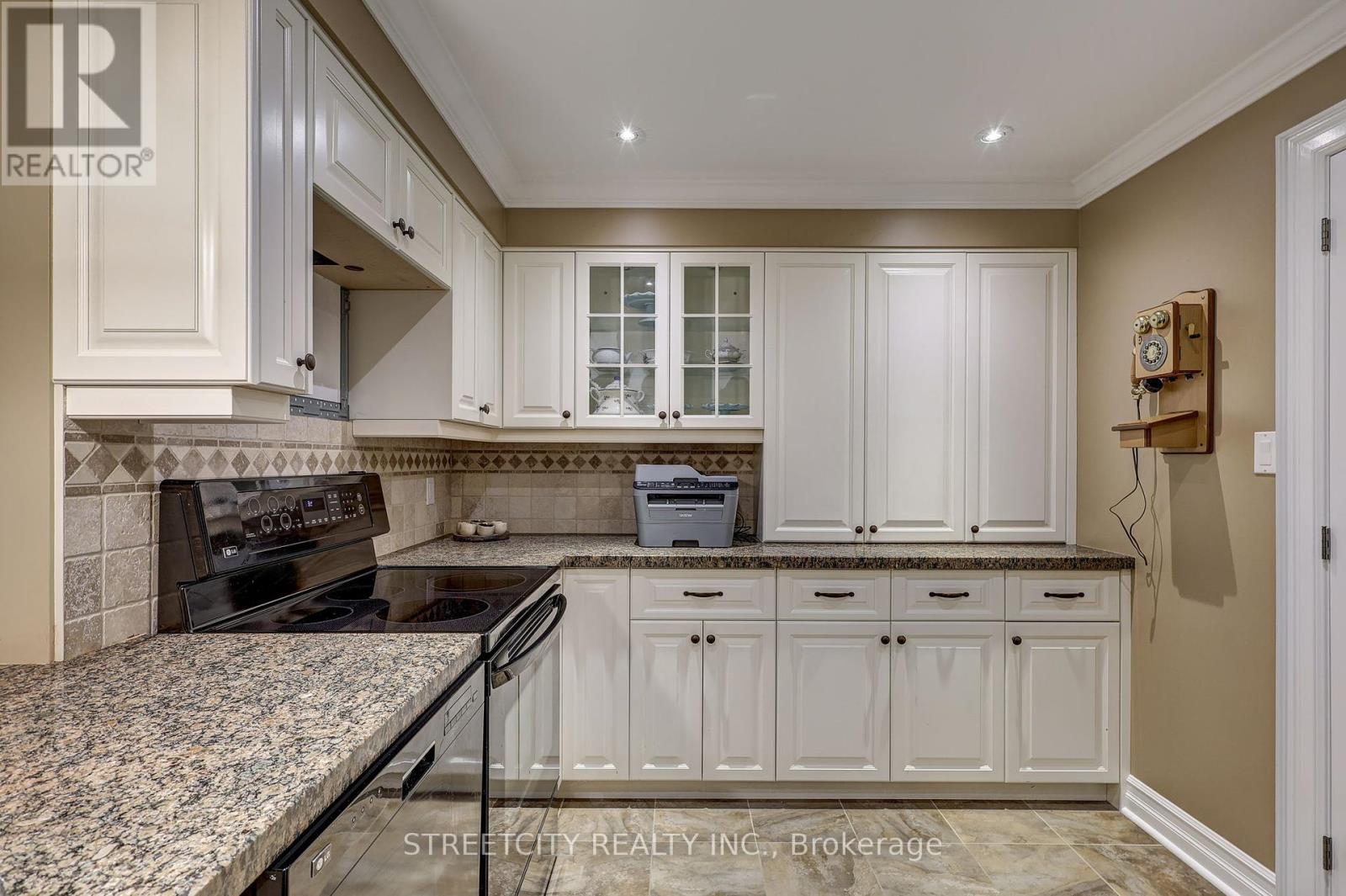 21 Beechwood Circle, St. Thomas, Ontario  N5R 6K4 - Photo 34 - X12462371