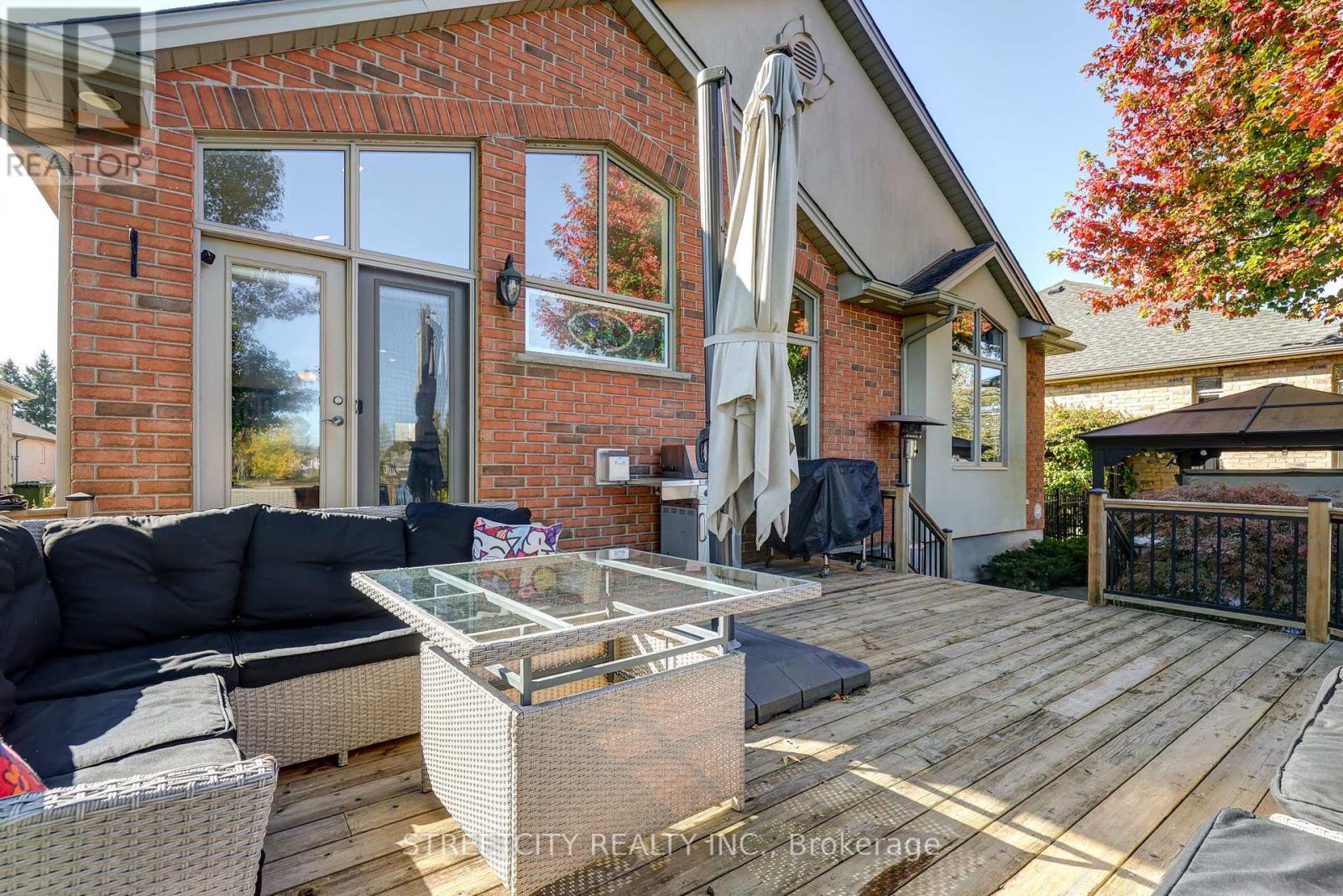 21 Beechwood Circle, St. Thomas, Ontario  N5R 6K4 - Photo 39 - X12462371