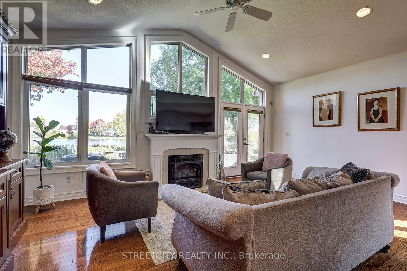21 Beechwood Circle, St. Thomas, Ontario  N5R 6K4 - Photo 6 - X12462371