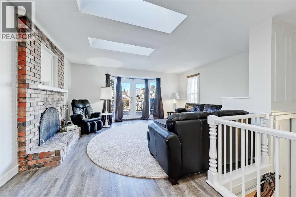 2402 36 Street Sw, Calgary, Alberta  T3E 2Z5 - Photo 4 - A2264990