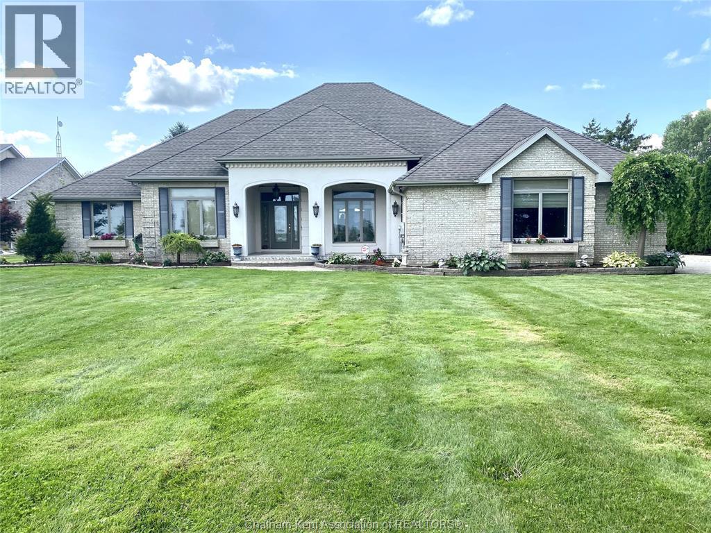 MLS# 25026484: 7635 River View LINE, Chatham, Canada