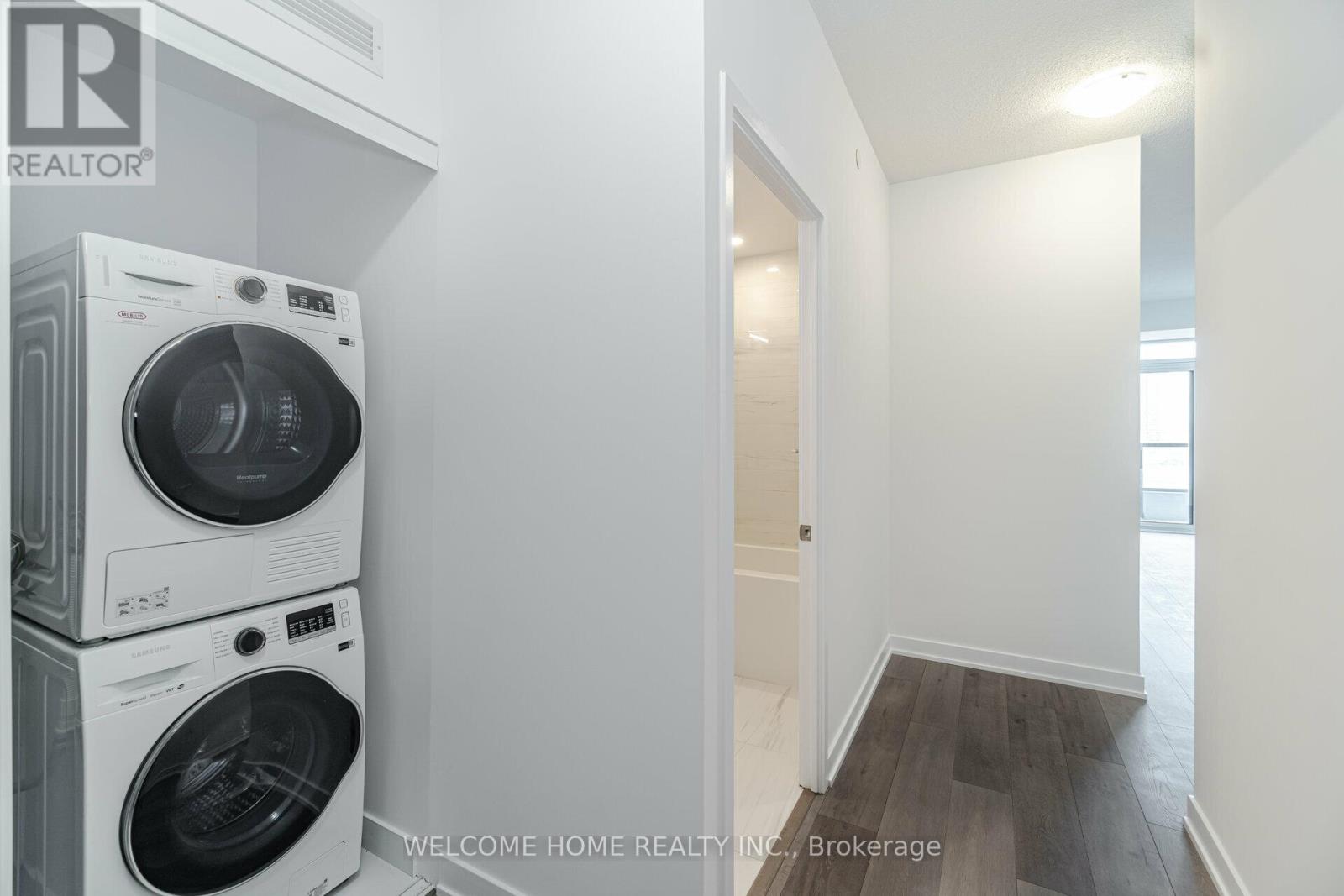 1019 - 38 Honeycrisp Crescent, Vaughan, Ontario  L4K 0M8 - Photo 11 - N12469410