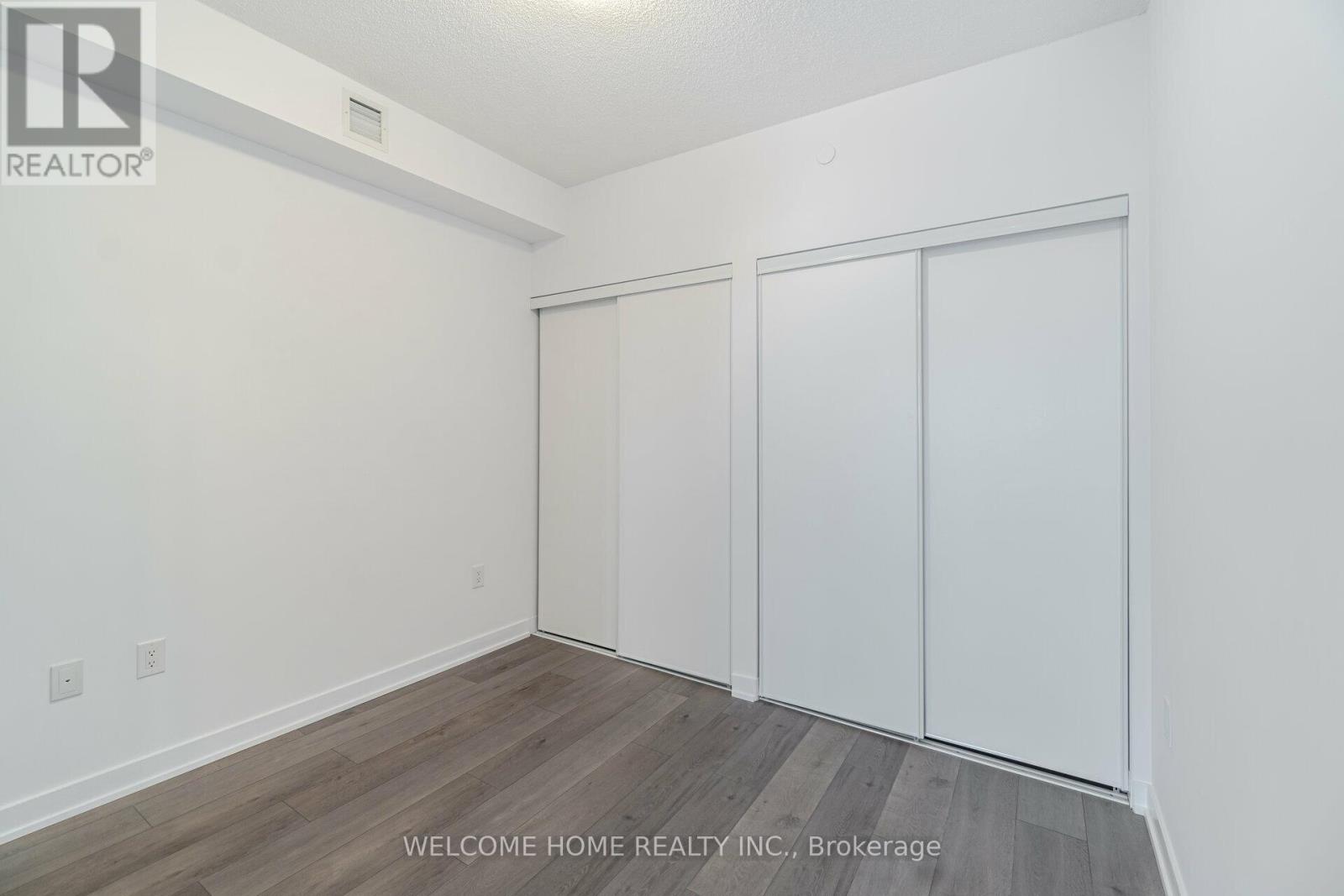 1019 - 38 Honeycrisp Crescent, Vaughan, Ontario  L4K 0M8 - Photo 13 - N12469410