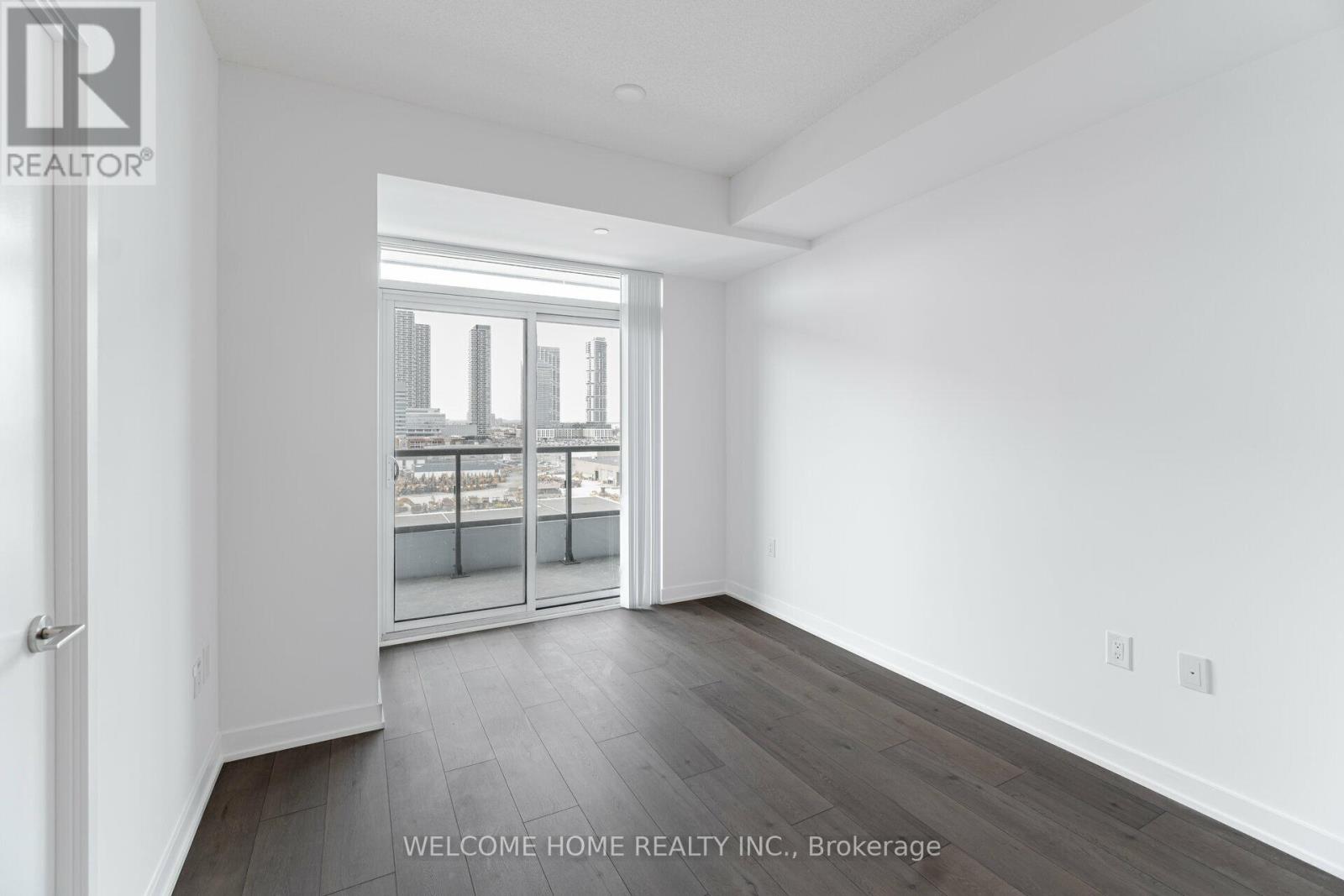 1019 - 38 Honeycrisp Crescent, Vaughan, Ontario  L4K 0M8 - Photo 2 - N12469410