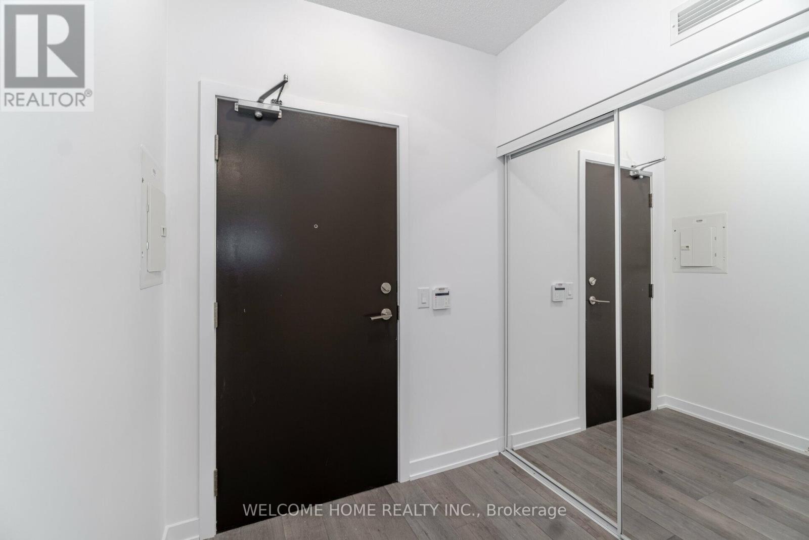 1019 - 38 Honeycrisp Crescent, Vaughan, Ontario  L4K 0M8 - Photo 27 - N12469410