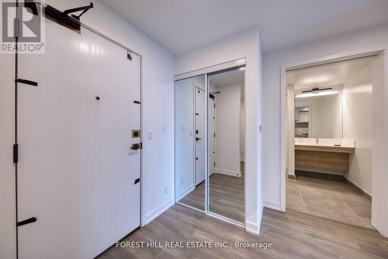 430 - 7950 Bathurst Street, Vaughan, Ontario  L4J 0L4 - Photo 5 - N12469425