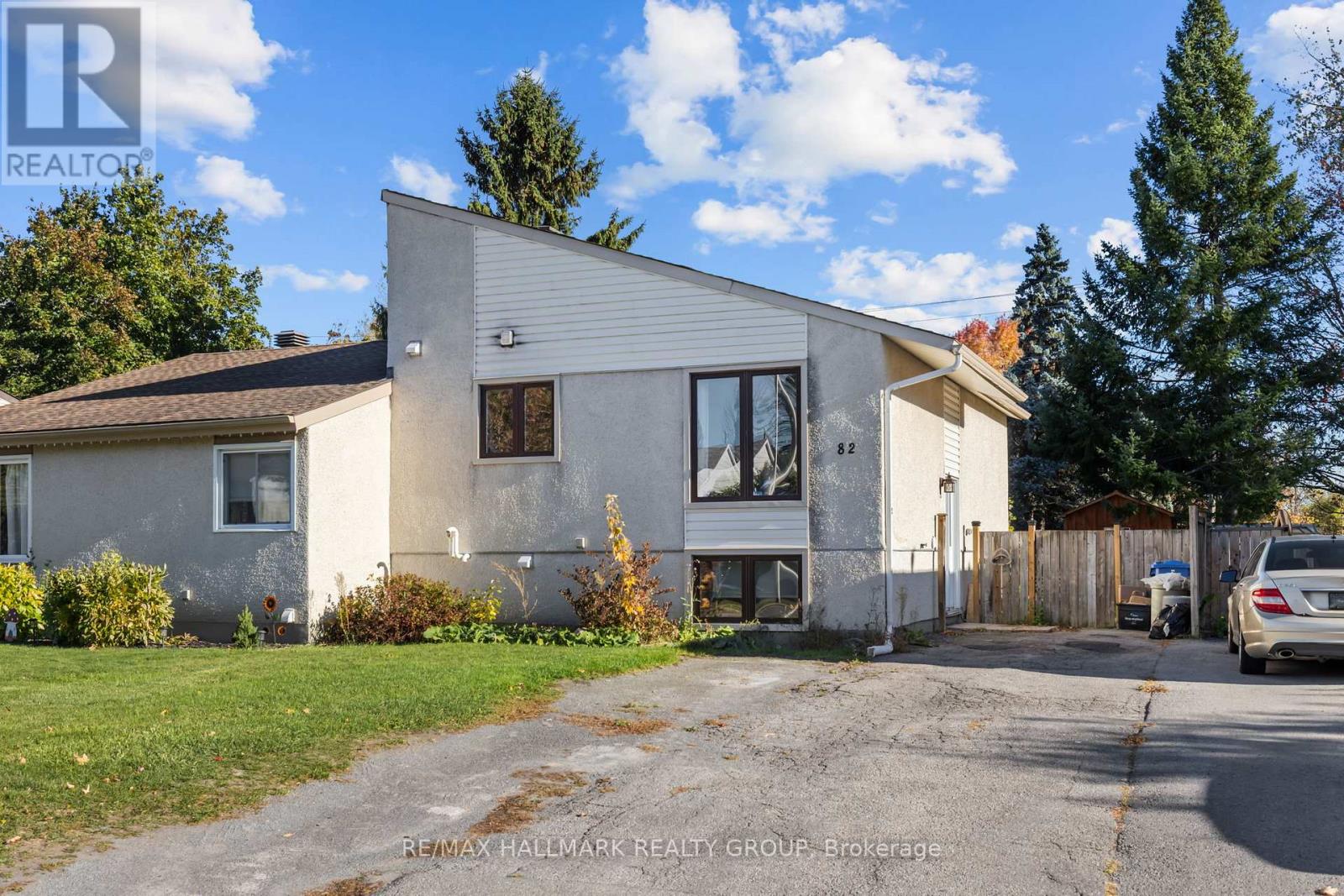 82 GLAMORGAN DRIVE, Ottawa, Ontario