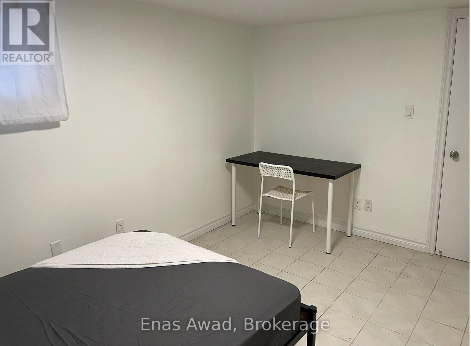 312 Strathmore Boulevard, Toronto, Ontario  M4J 1P8 - Photo 10 - E12469506