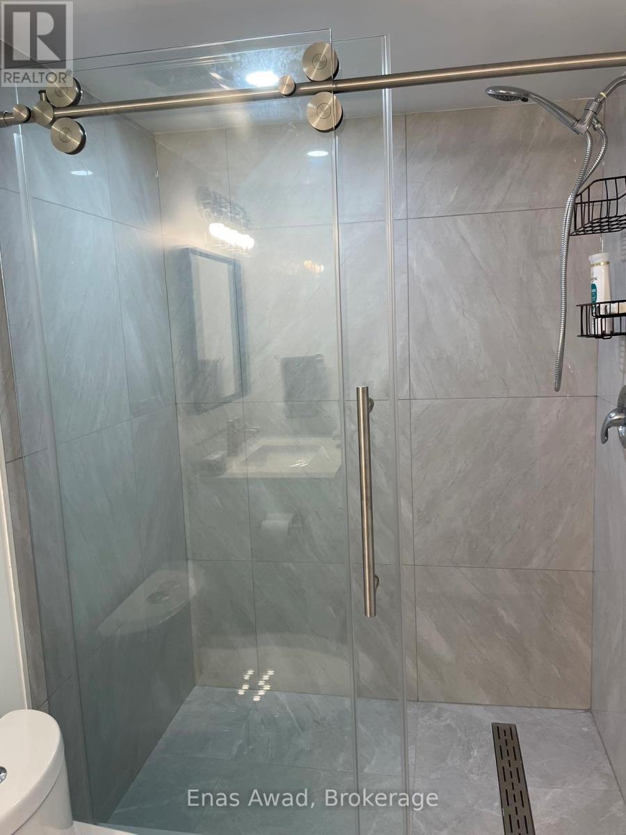 312 Strathmore Boulevard, Toronto, Ontario  M4J 1P8 - Photo 5 - E12469506