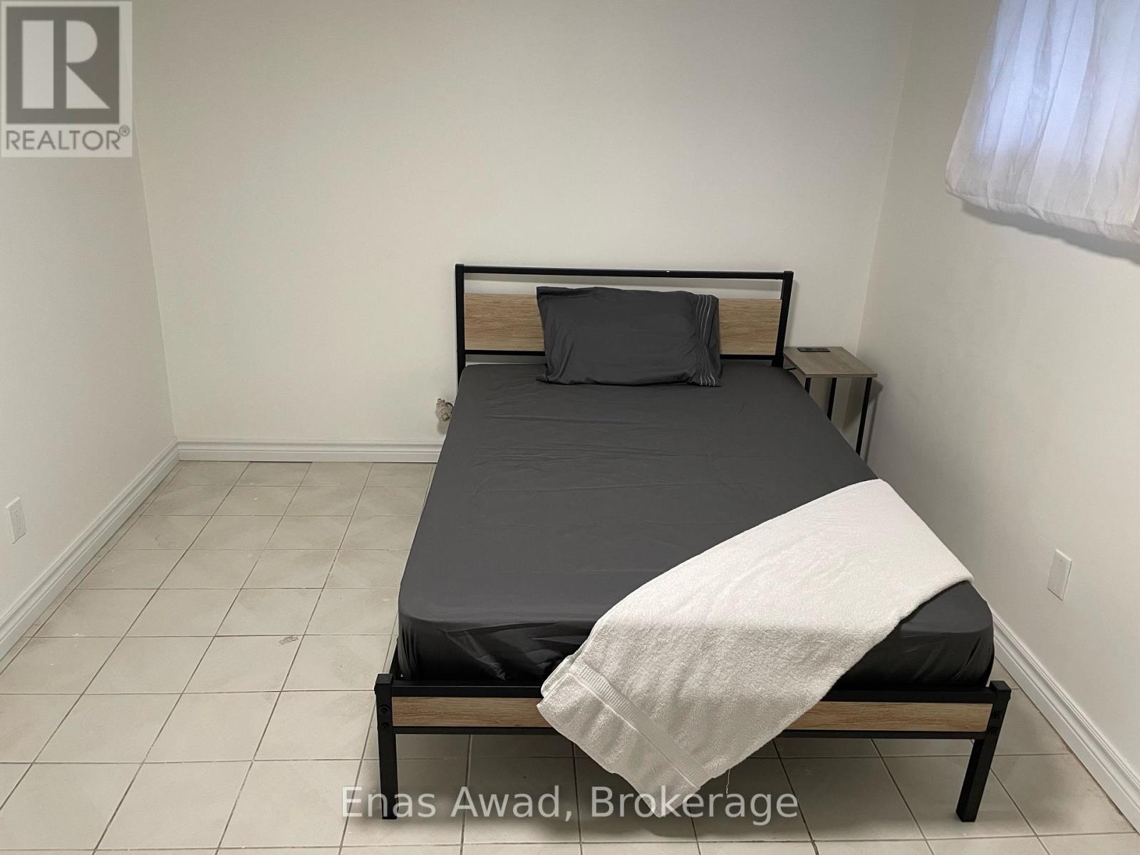 312 Strathmore Boulevard, Toronto, Ontario  M4J 1P8 - Photo 9 - E12469506