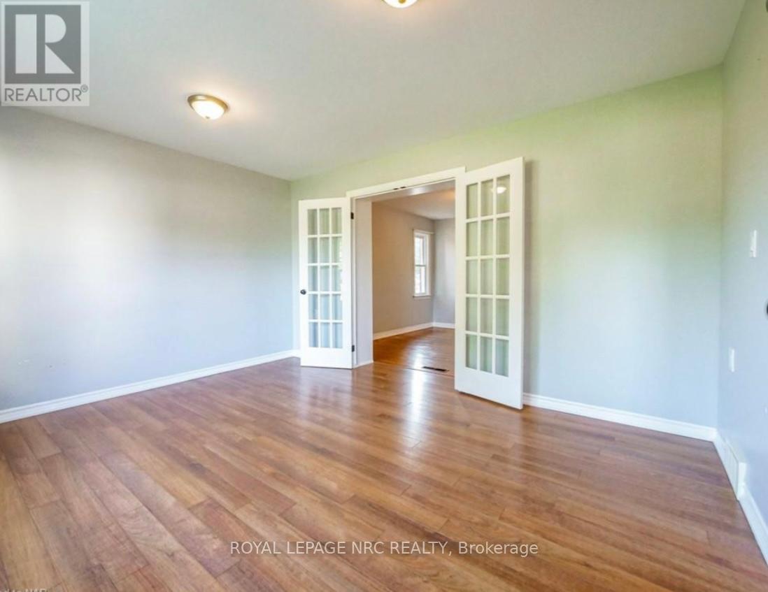 3090 Dorchester Road, Niagara Falls, Ontario  L2J 2Z7 - Photo 14 - X12469444