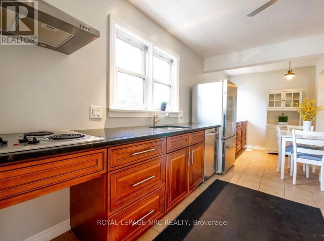 3090 Dorchester Road, Niagara Falls, Ontario  L2J 2Z7 - Photo 5 - X12469444