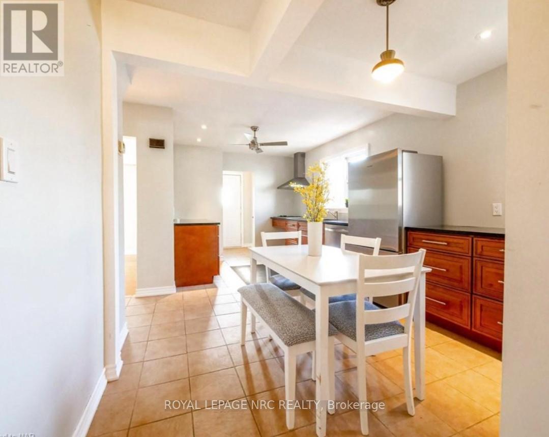 3090 Dorchester Road, Niagara Falls, Ontario  L2J 2Z7 - Photo 8 - X12469444